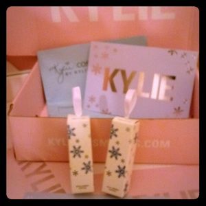 💋 1 LEFT-AUTHENTIC Kylie Metallic Lipstick💋